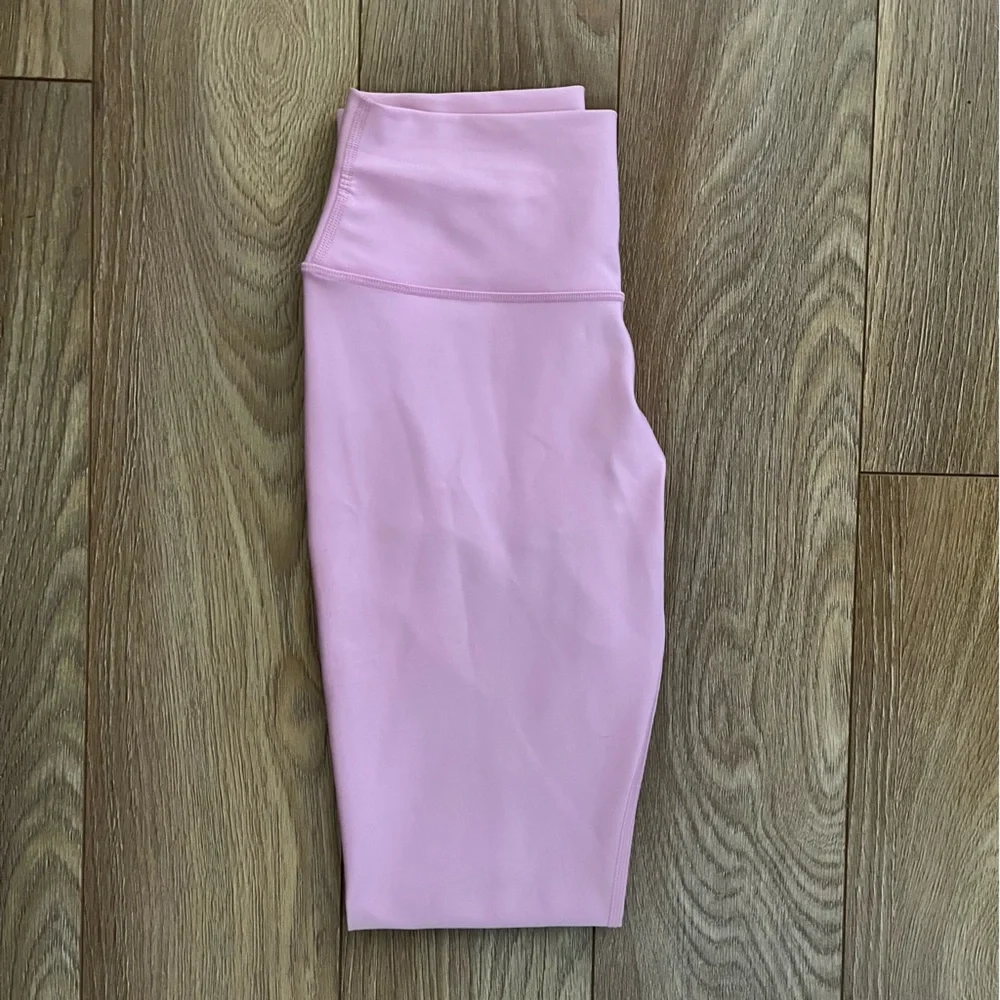 2 PIECE SET ALO YOGA SWEET PINK AIRLIFT LEGGINGS AND BRA